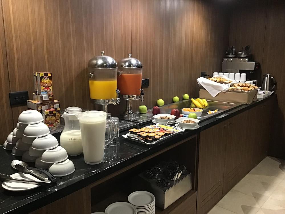 Quality Inn Chihuahua San Francisco Екстер'єр фото
