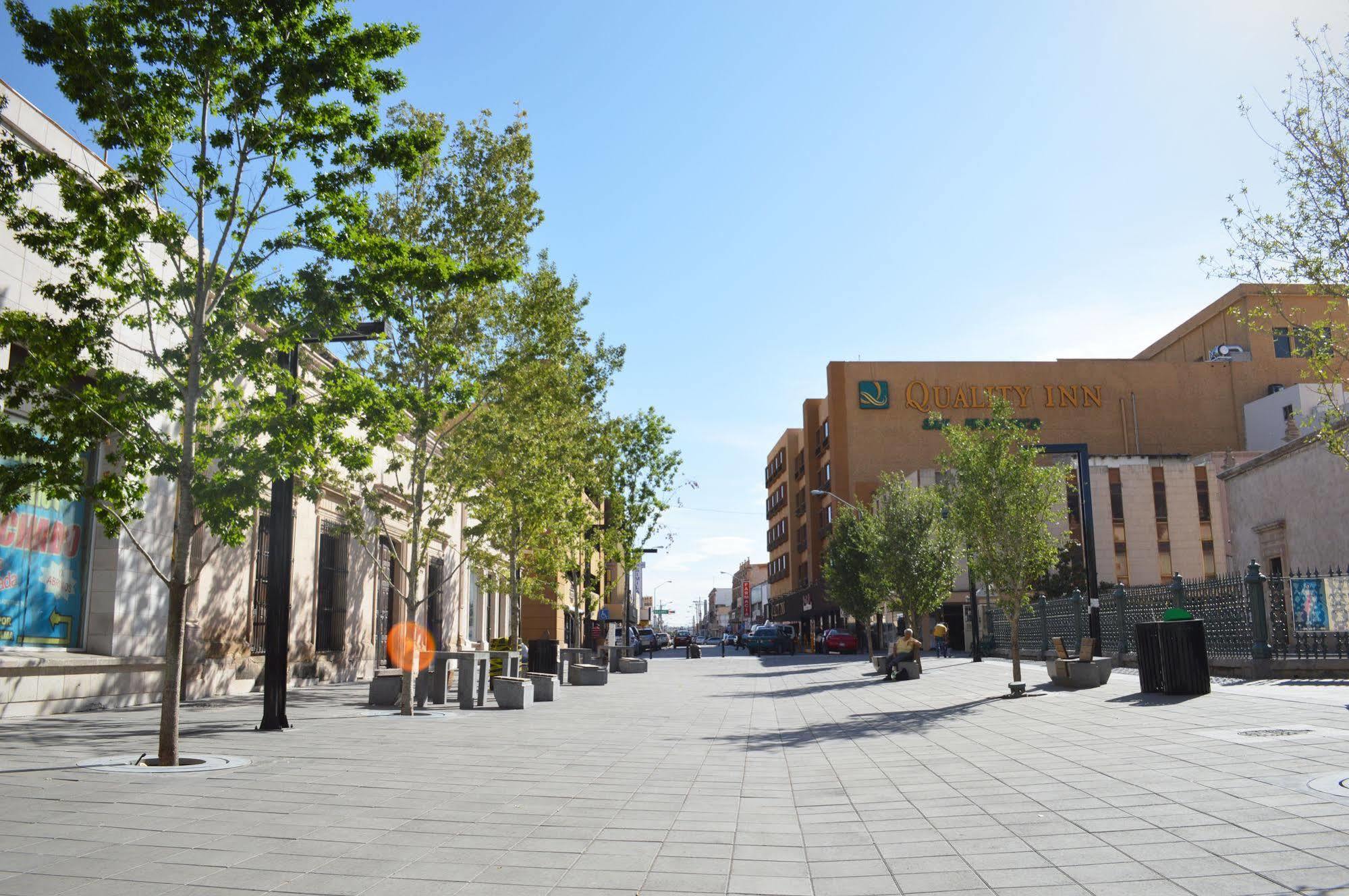 Quality Inn Chihuahua San Francisco Екстер'єр фото