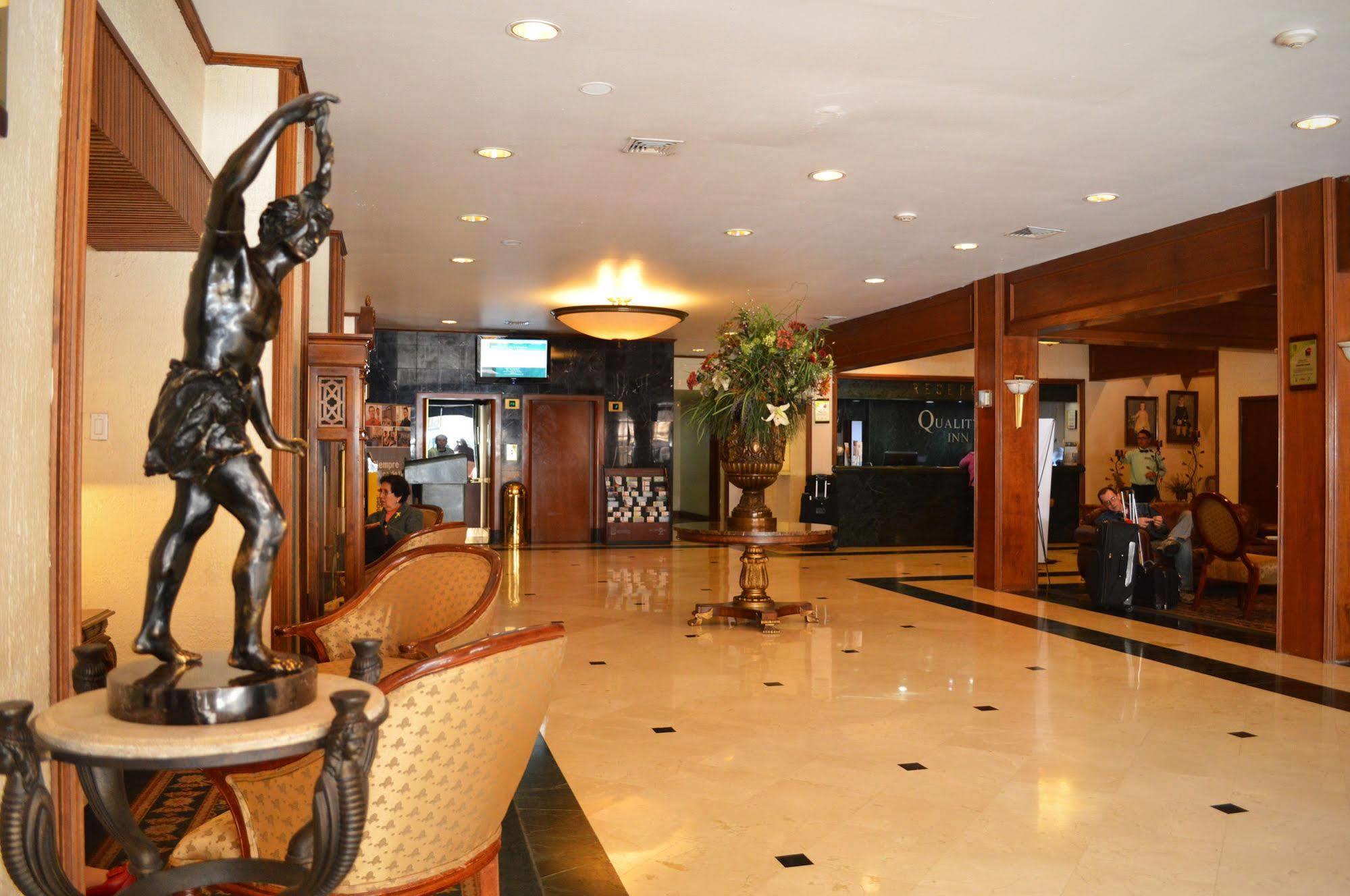 Quality Inn Chihuahua San Francisco Екстер'єр фото