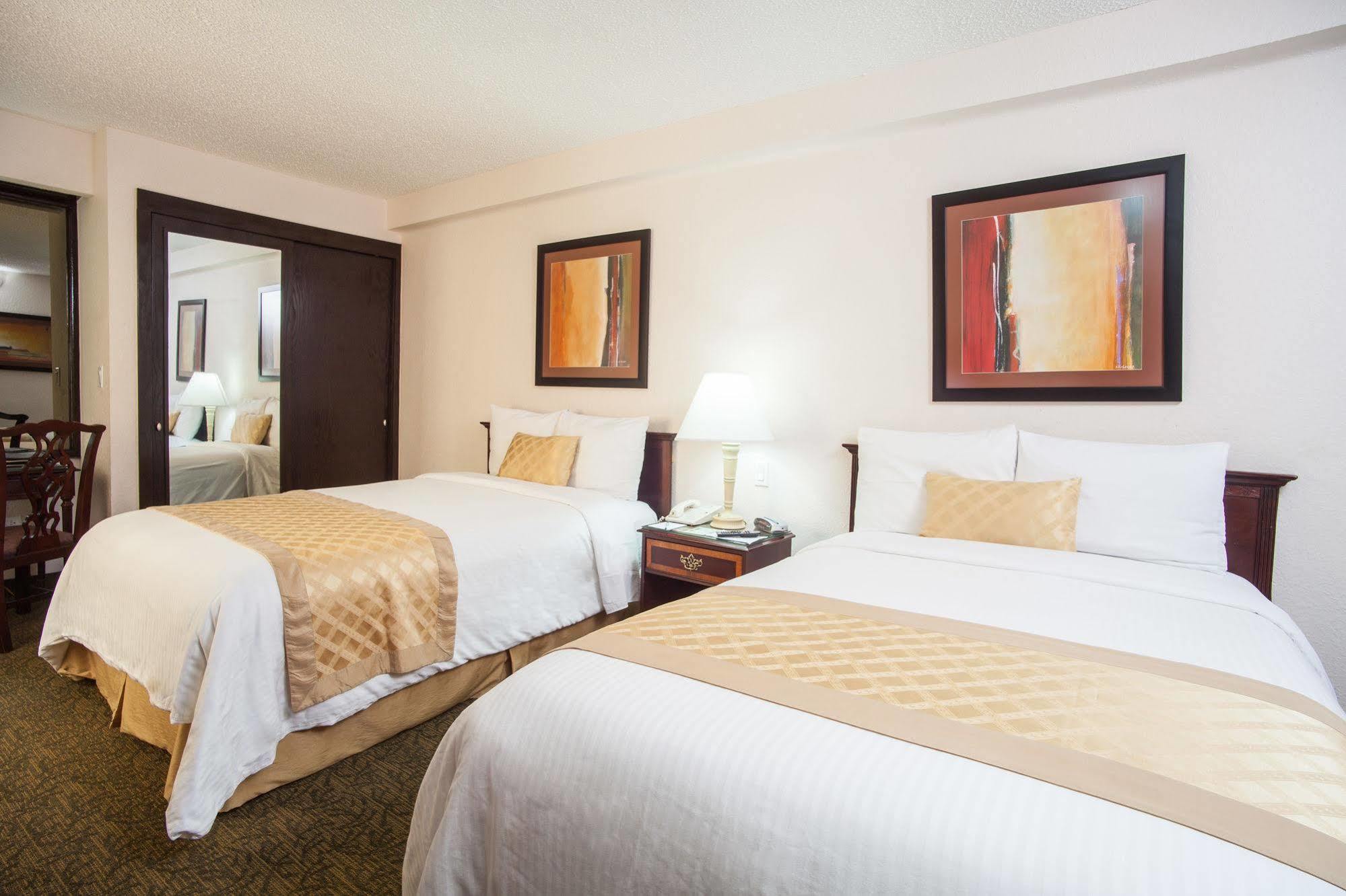 Quality Inn Chihuahua San Francisco Екстер'єр фото