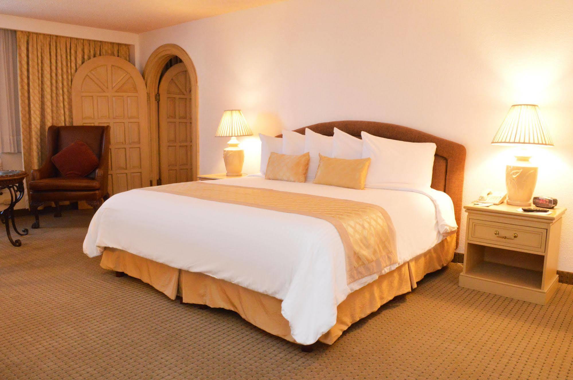 Quality Inn Chihuahua San Francisco Екстер'єр фото