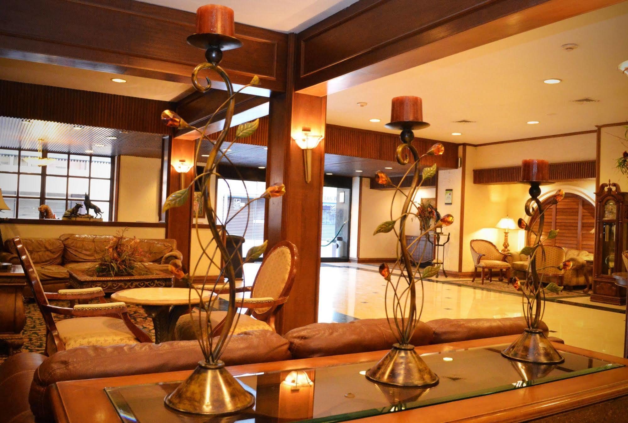 Quality Inn Chihuahua San Francisco Екстер'єр фото